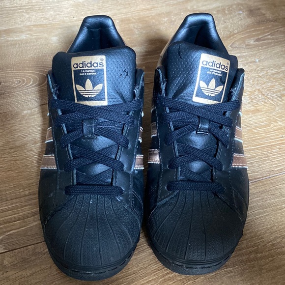 Adidas Superstar Black with Rose Gold - Picture 1 of 6
